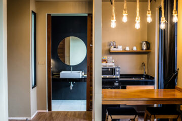 Studio Deluxe Building Bathtub