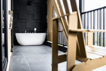 Studio Deluxe Building Bathtub